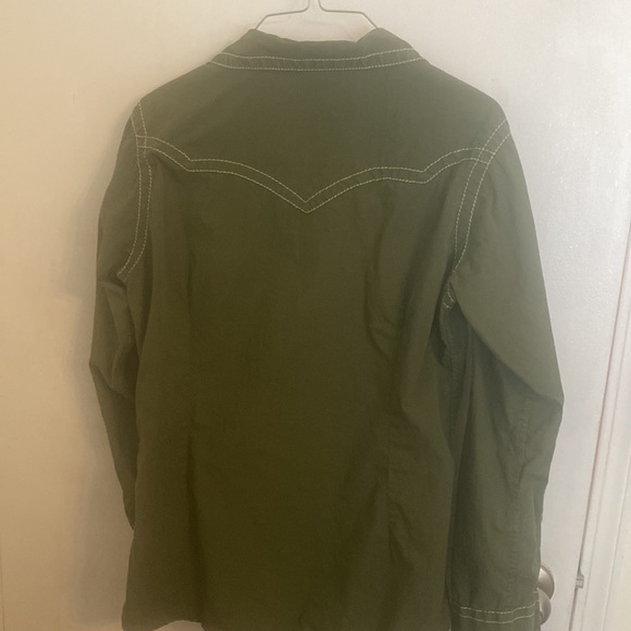 ARIAT button up - Picture 9 of 11